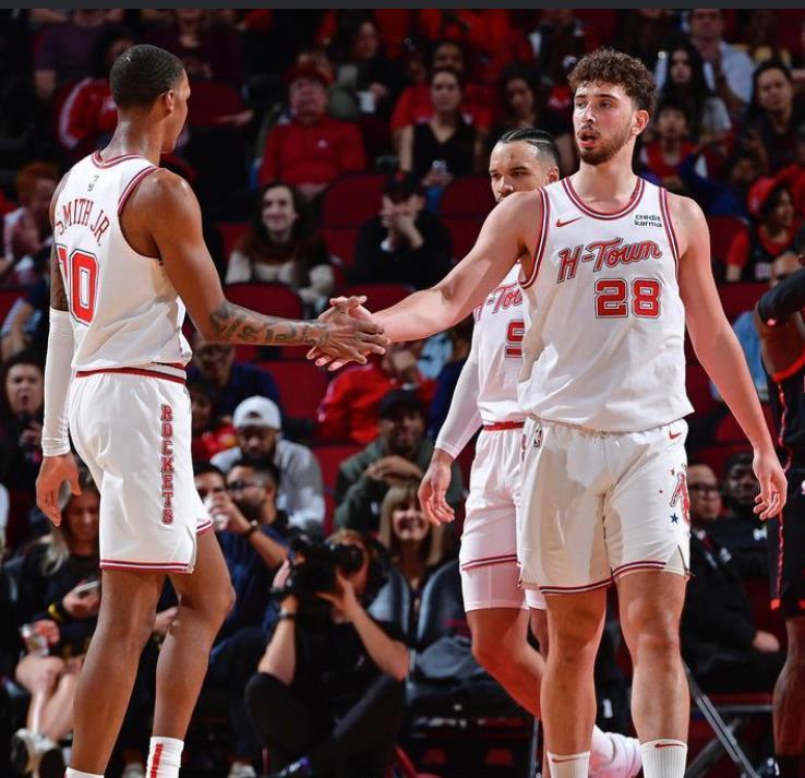 恭喜火箭队！首发5虎4人已定，双前锋争夺1个位置，乌度卡难选择