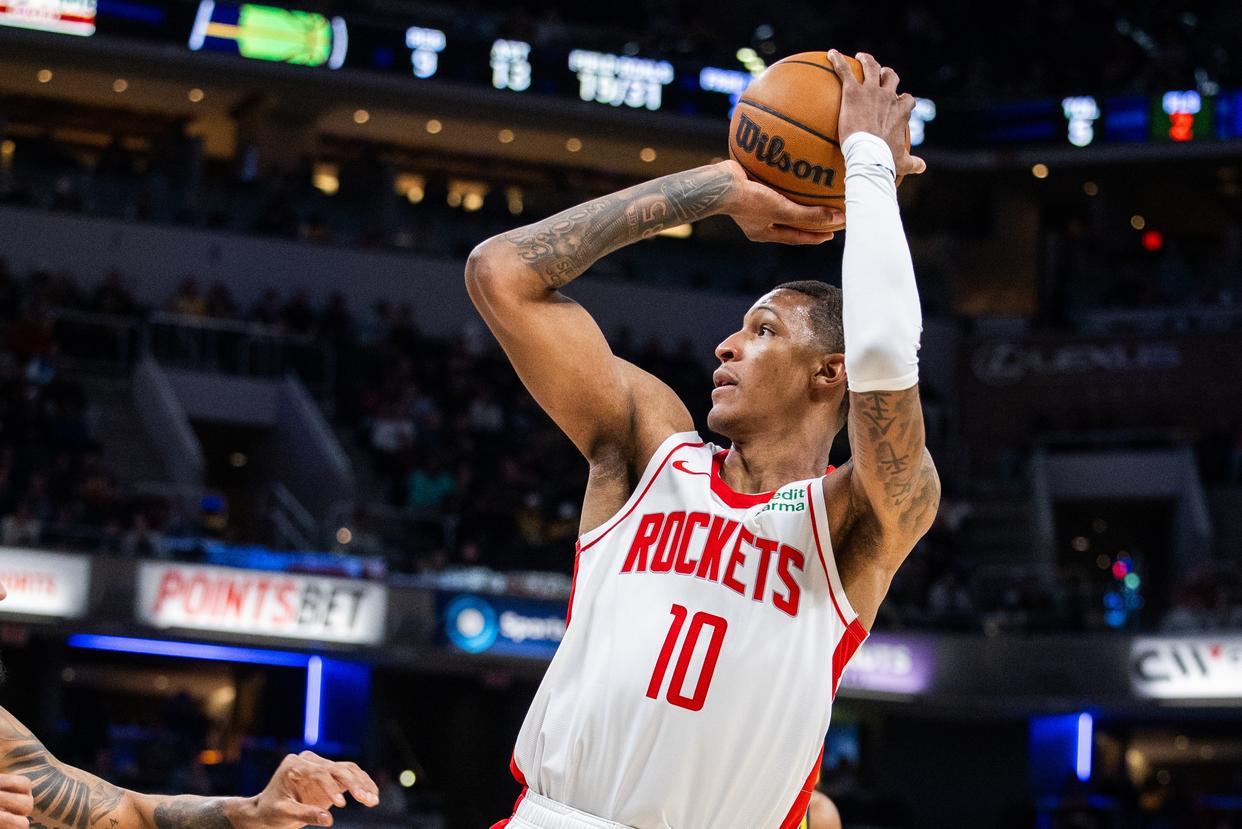 恭喜火箭队！首发5虎4人已定，双前锋争夺1个位置，乌度卡难选择