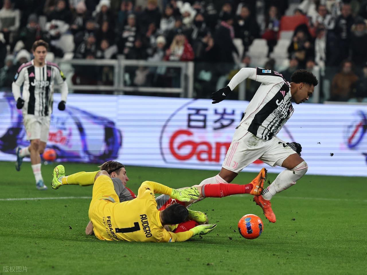 尤文图斯零封对手,主场5比0胜克雷莫纳,戴维连场进球,联赛第四