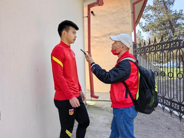 星空体育-​刘浩帆：体能下降导致丢球 打沙特争取能进定位球