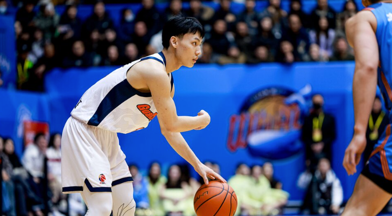 星空体育官网-3号状态回暖,2号又迷失了!8中2+4失误,被四川19岁菜鸟打爆了