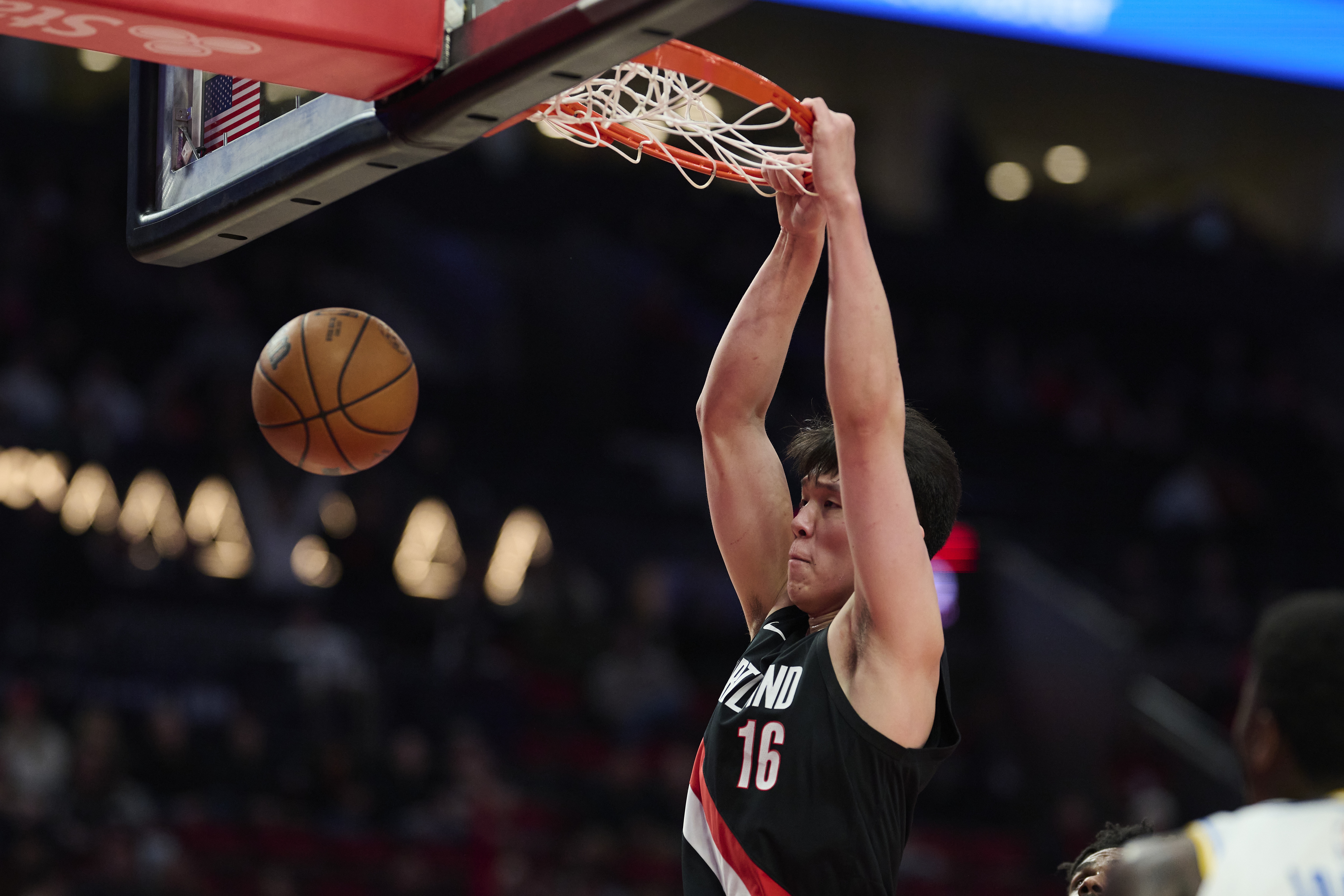 星空体育下载-解说：瀚森以赛代练改变防守质量不现实 需要调教大个的体能团队