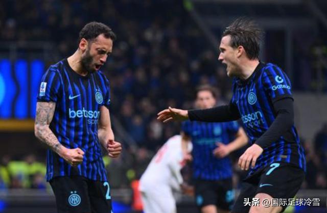 星空体育下载-国米面临两大战术难题：双核谁来做枢纽 前锋兵荒两种解决方案