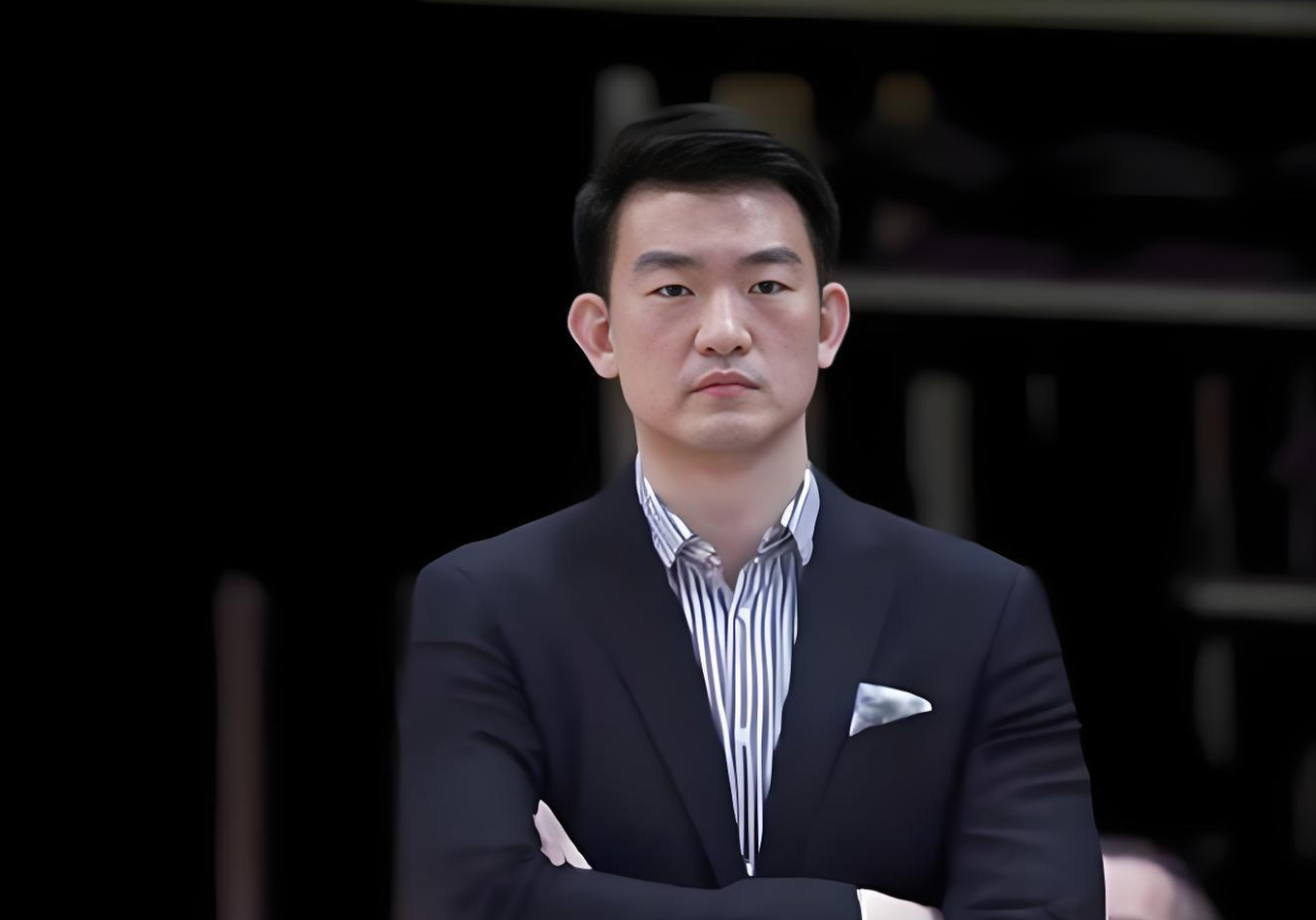 星空体育入口-有趣！胡金秋回到广厦队就投入训练，王博：不准训练，回家陪孩子