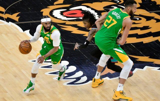 星空体育官网-爵士将帅回忆空中惊魂：引擎爆炸 飞机剧烈摇晃