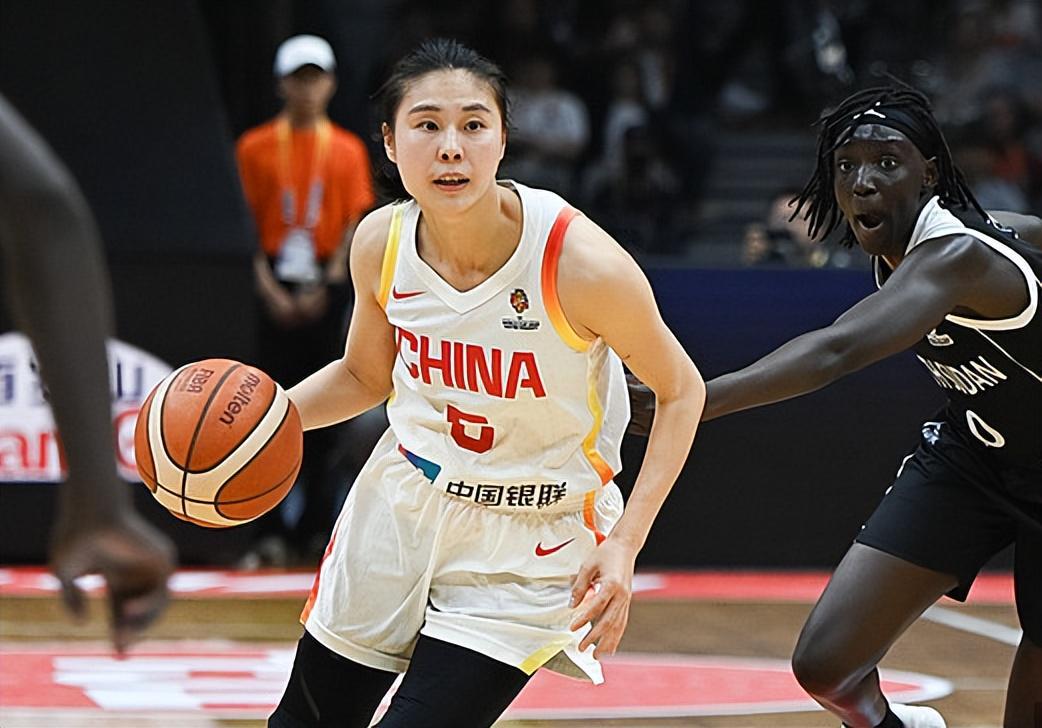 星空体育官网-辜负宫鲁鸣！14分钟3分2失误，空位不进，29岁的她怎么进国家队的