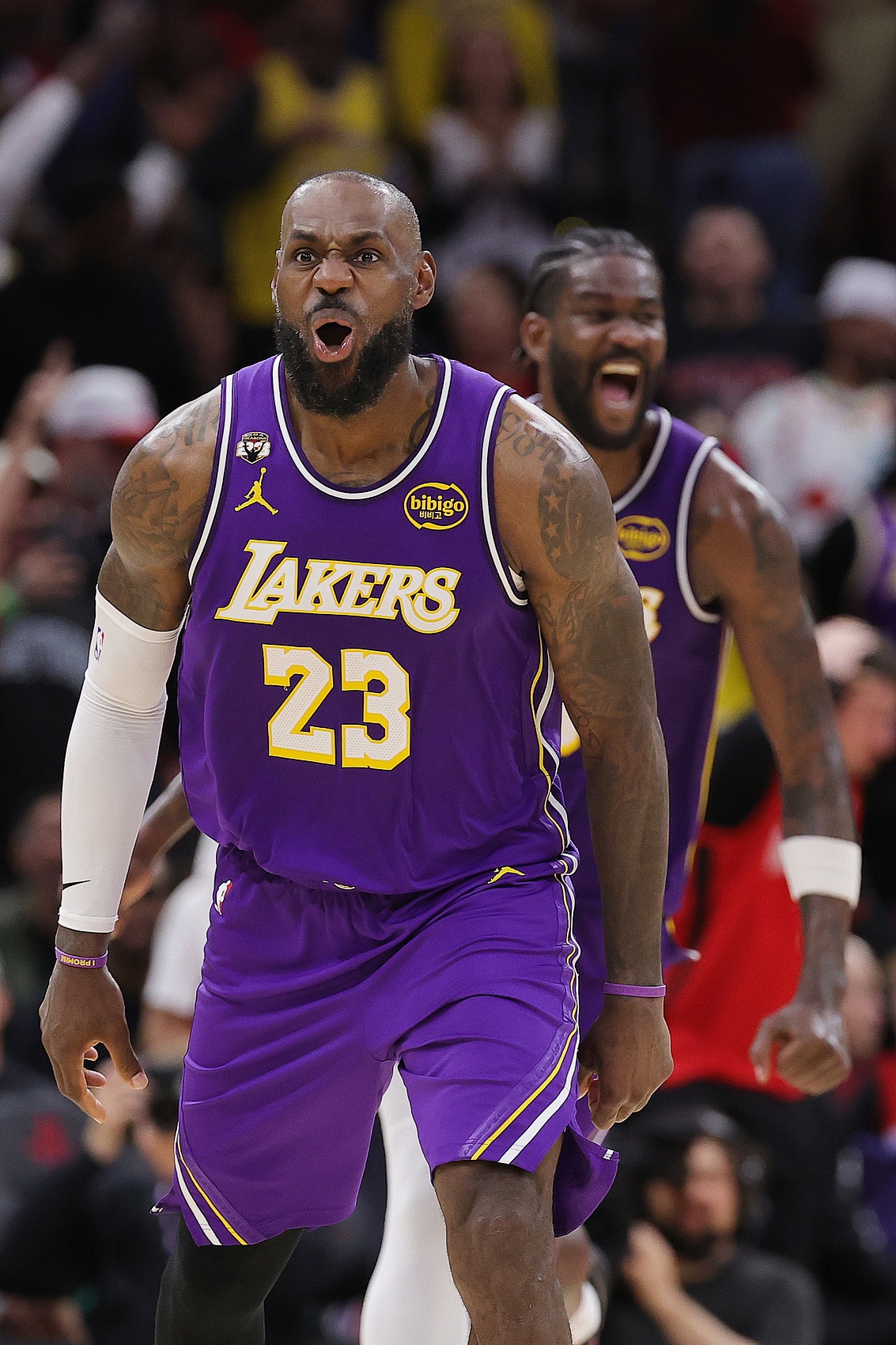 星空体育app-湖人需要全力詹最后一搏!41岁的他能带队撑到东契奇回归吗?